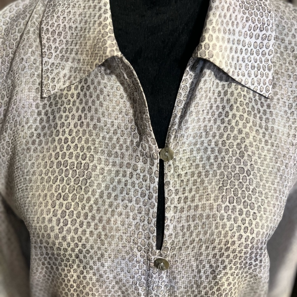 LIKE NEW -VERY CLASSY CARLISLE SHEER LONG SLEEVE BLOUSE SZ 8 - Picture 2 of 6